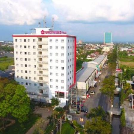 Brothers Inn Sukoharjo Екстериор снимка