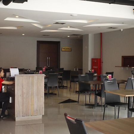 Brothers Inn Sukoharjo Екстериор снимка