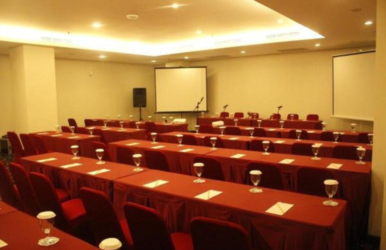 Brothers Inn Sukoharjo Екстериор снимка
