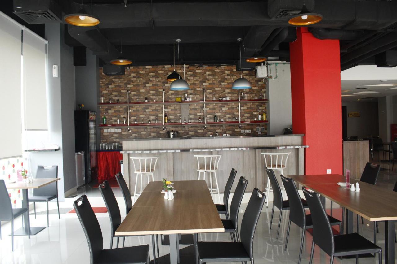 Brothers Inn Sukoharjo Екстериор снимка